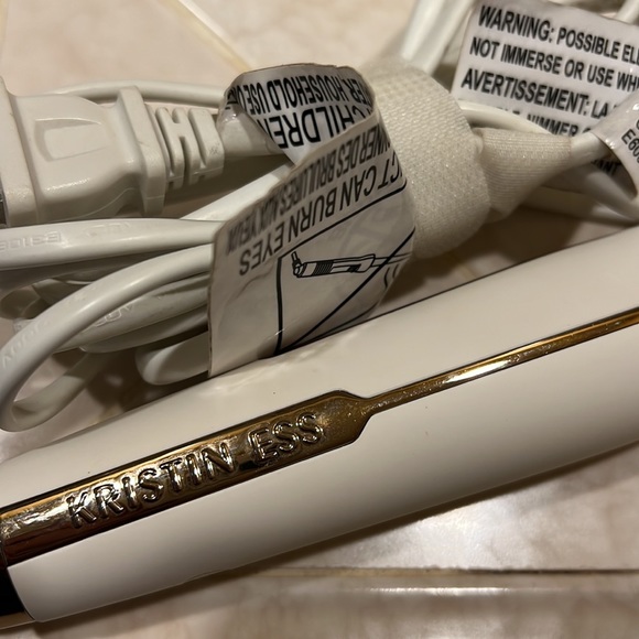 Kristin Ess Curler - Picture 3 of 3